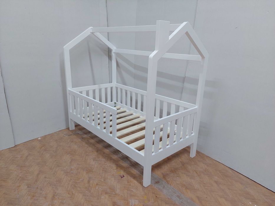 TRANSPORT GRATUIT.Pat tip casuta. Cod 323