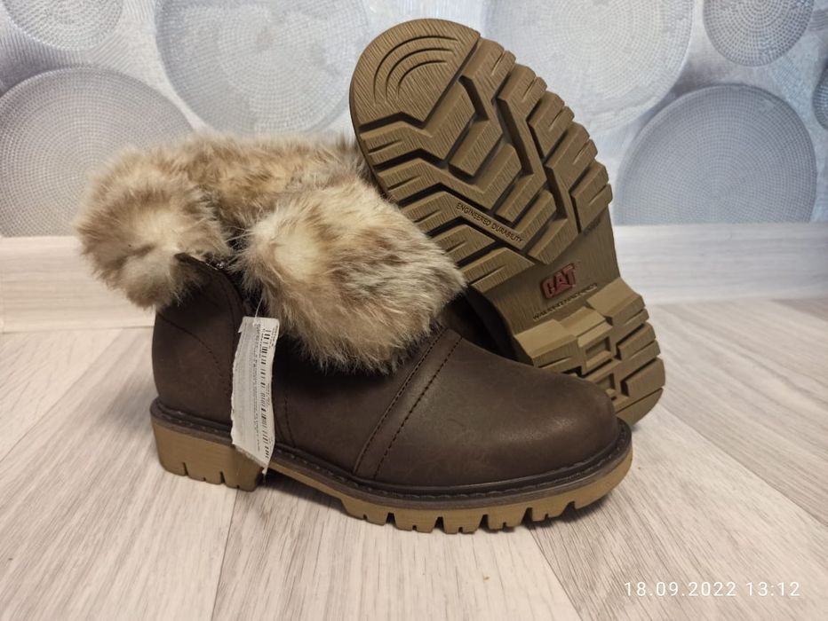 Продам обувь для девочек