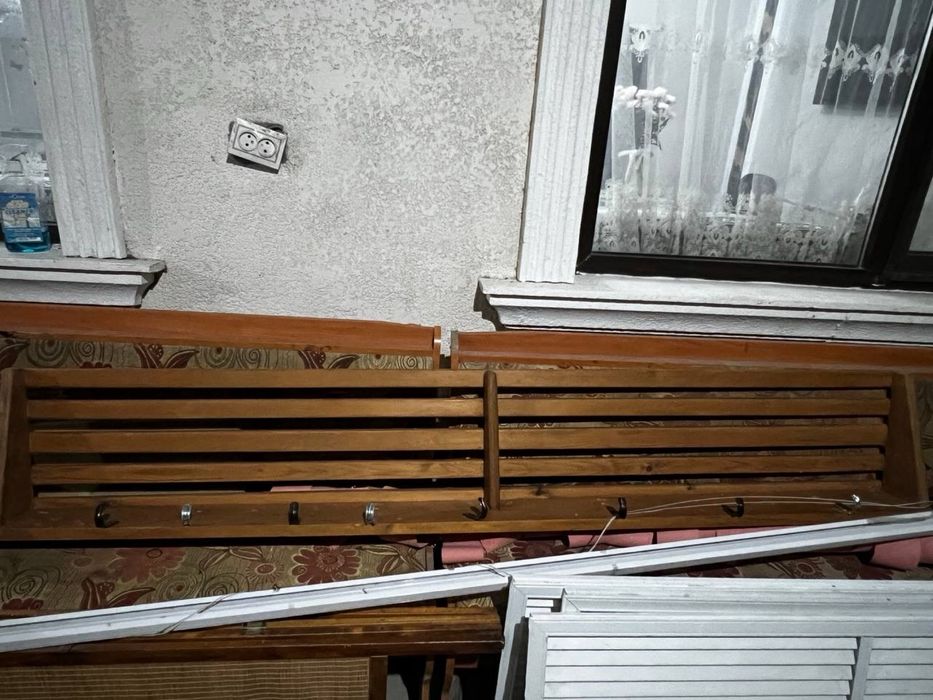 Продам вешалку в хорошем состоянии