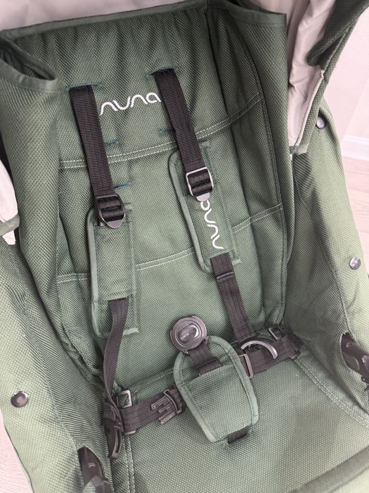 Продам немецкую коляску NUNA