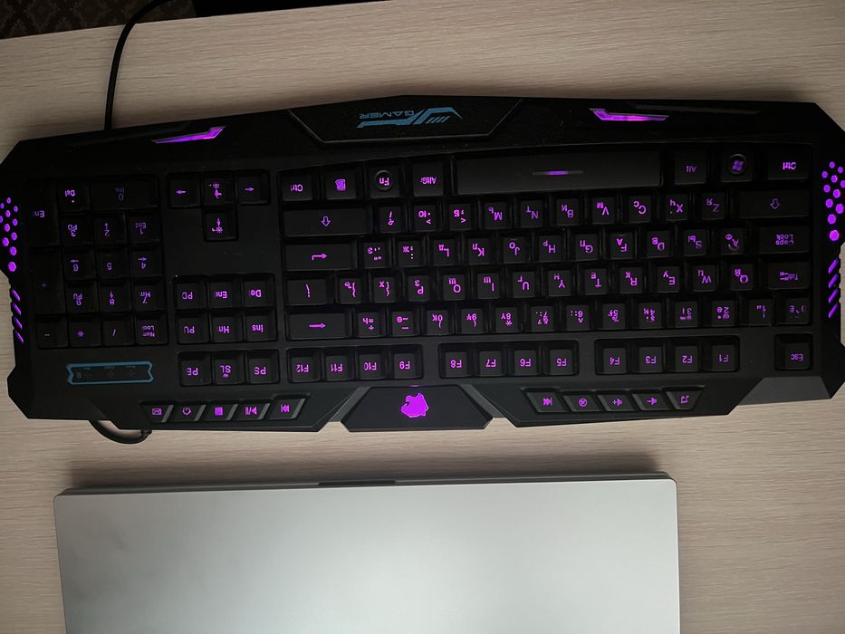 Клавиатура с подсветкой