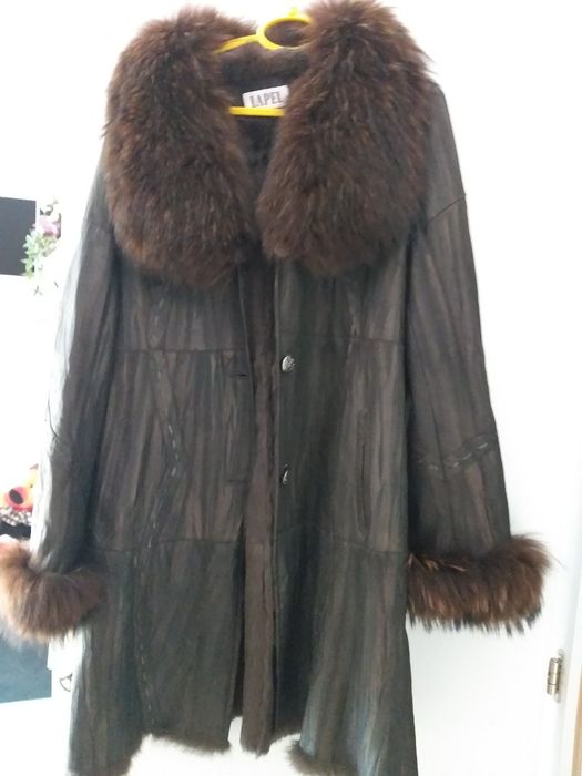 Палто еко кожа и яка от естествен косъм