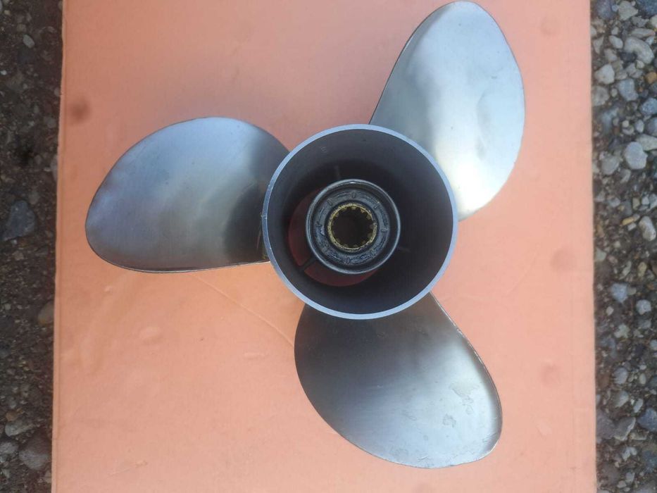 Винт стальной SOLAS 3x11 3/8X12RN грузовой