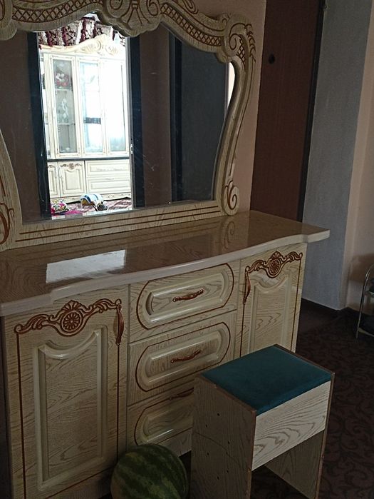 Mebelar sifati zoʻr