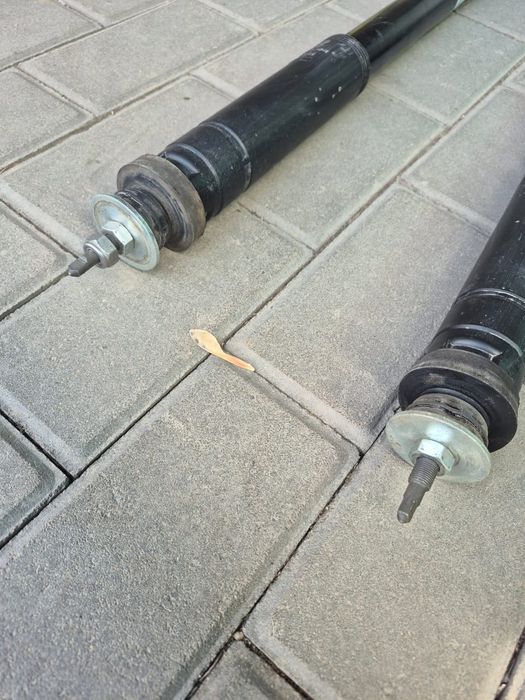 Амортизаторы  Мерседес  w210