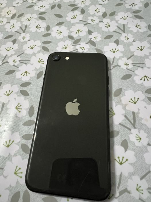 Iphone ES 64гб продается