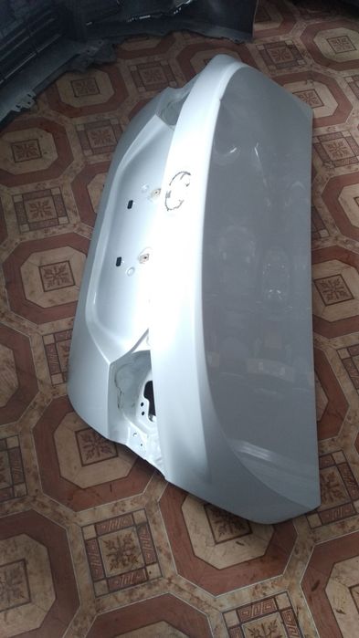 Крышка багажника Камри 70