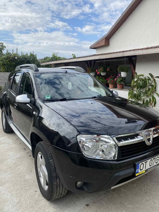 Vând Dacia Duster