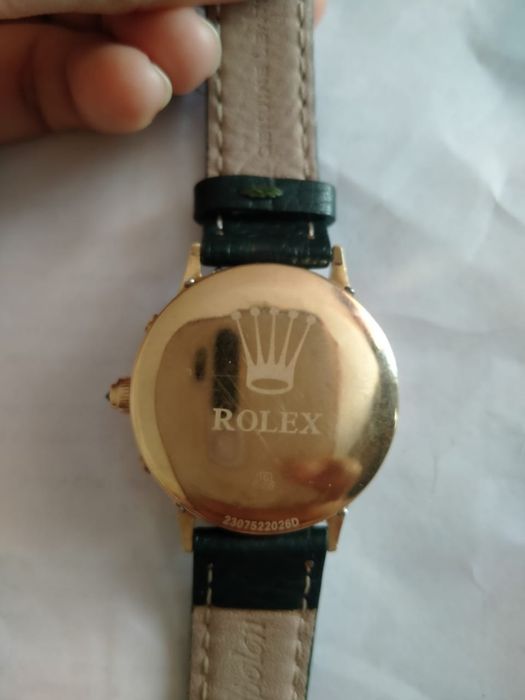 Продам золотые часы