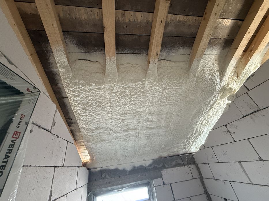 Spuma poliuretanica celula închisa/deschisa/polyuree