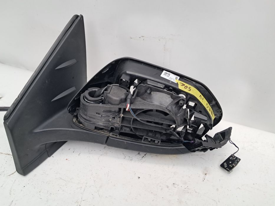 Огледало ляво  Toyota Yaris 4 2020/2024г