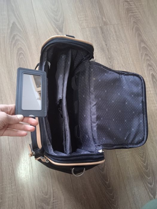 Geanta cosmetice mare, folosita foarte putin