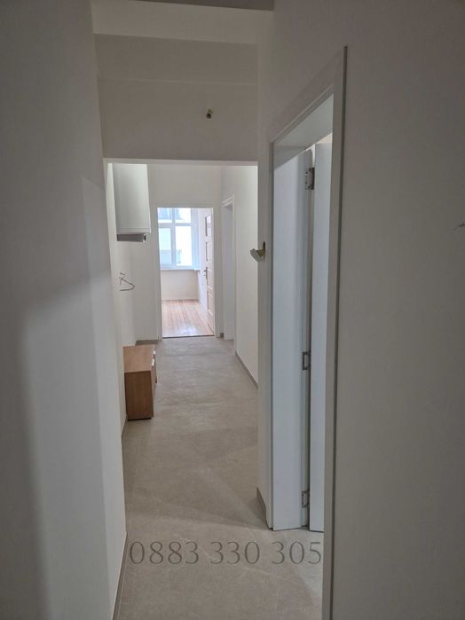 Продава се Тристаен апартамент в София, Център - 71 кв.м за 4212 €/кв.м - Снимка #3