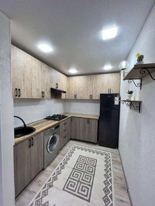 Продаётся квартира у метро Новза всего 1 минута пешком.