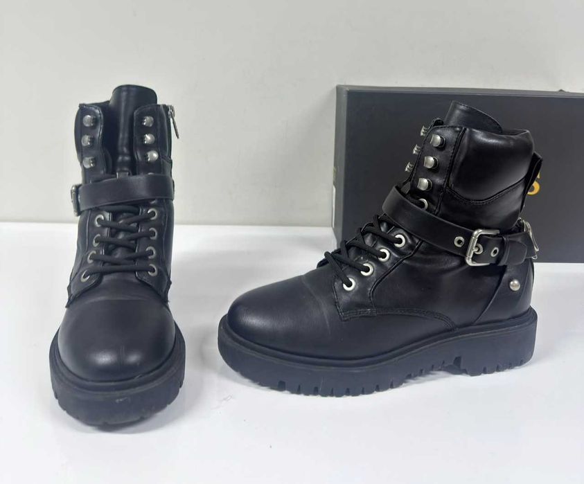GUESS Orly Leather Studded Buckle Boots (Много Запазени) – Размер 38 (24.5 см стелка)