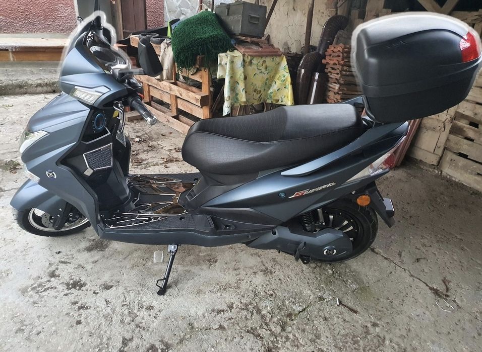 Sunra Hawk / Ел. скутер