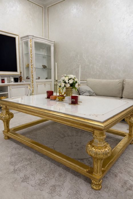 Импортная, привозная мебель