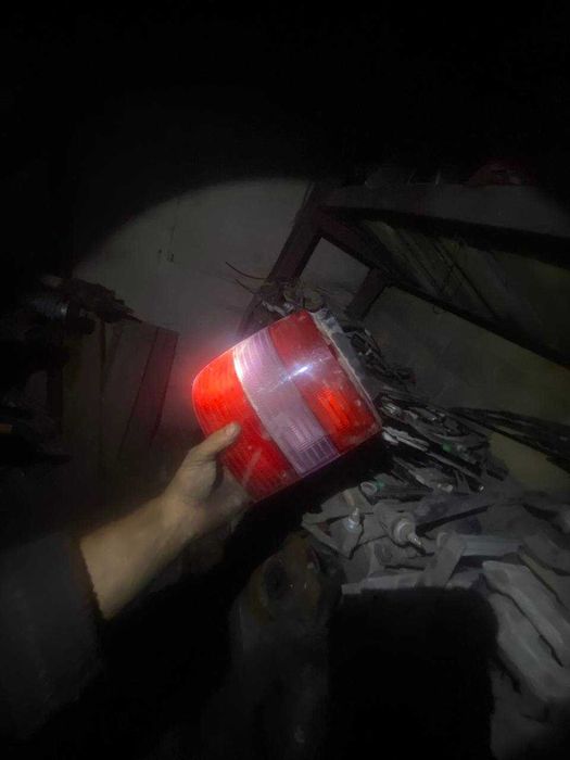 задний левый стоп на бассат б4 универсал оригинал