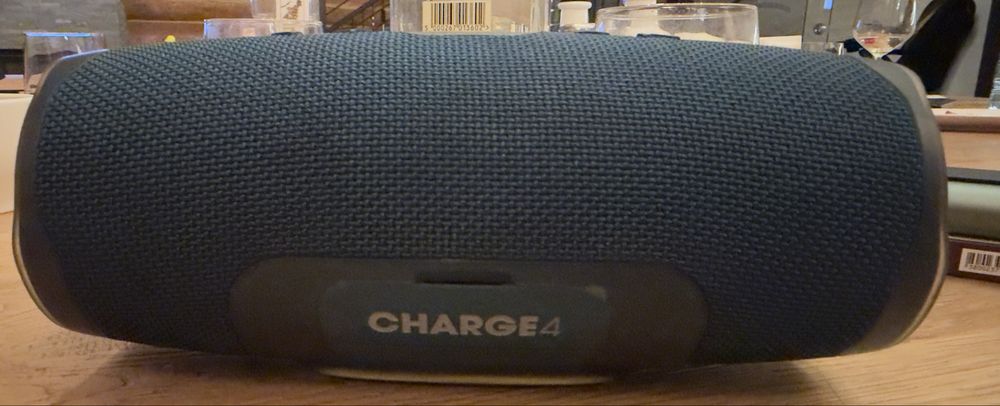 JBL Charge 4, много запазена