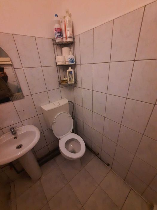 VAND APARTAMENT 2 CAMERE, IASI, ROND ZIMBRU! Fost cabinet medical, la parter cu iesire separata, cu centrala termica proprie.