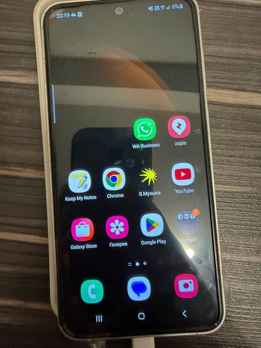 Samsung S23 FE смартфон