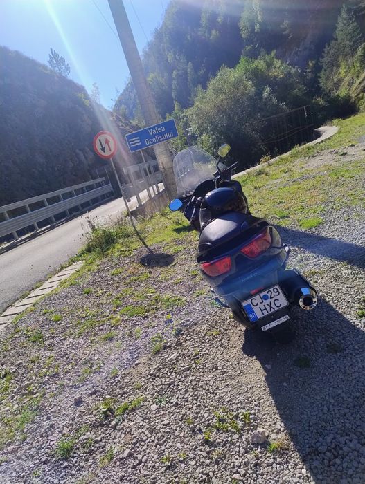 Vând  honda forza 250cc