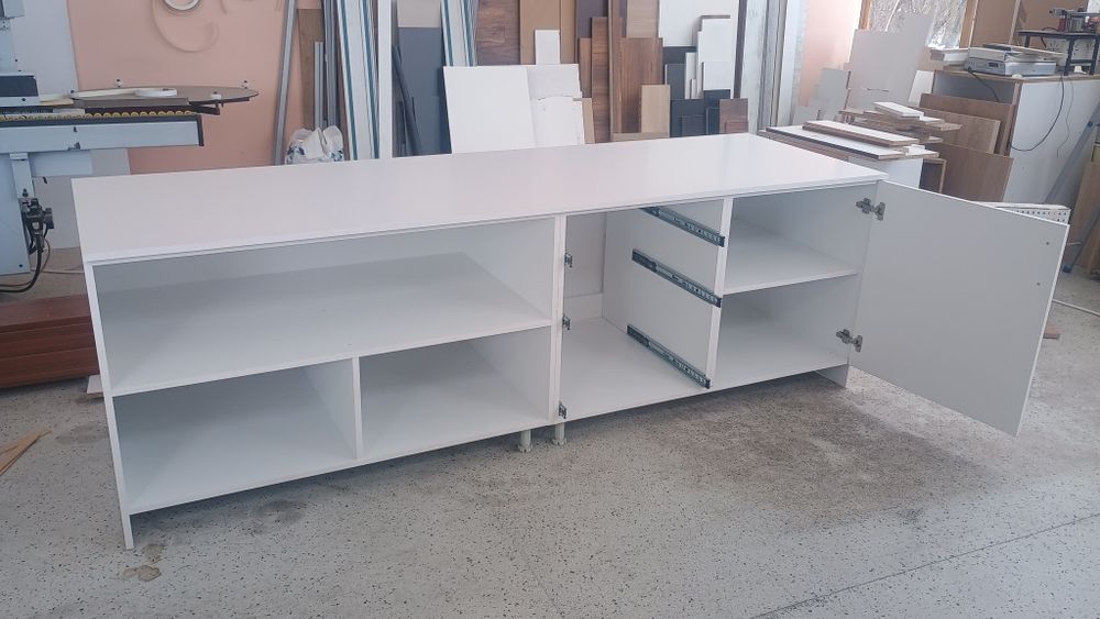 Мебели по поръчка