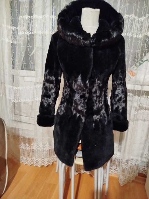 Шуба натуральная.мутон с норкой