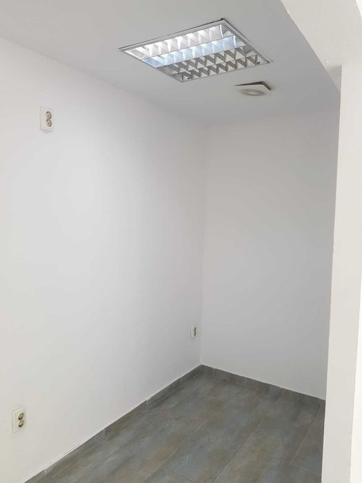 Proprietar- Spatiu Comercial/Birou 36 mp Malu Rosu ,Trifazat,Parcare