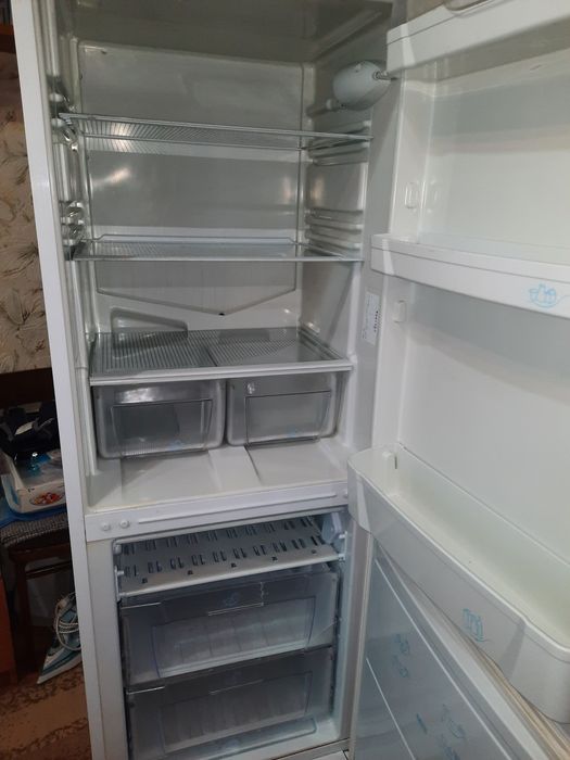 Продам холодильник