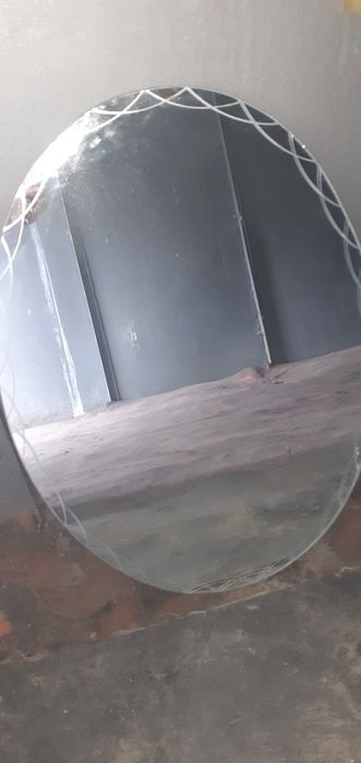 Продам зеркало овальное