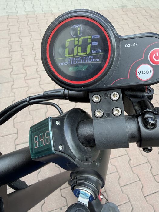 Trotinetă electrică ZERO 10X – 2x1000W – 52V – foarte întreținută