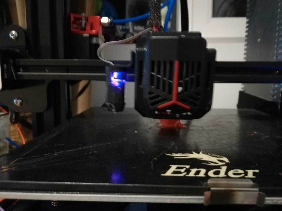 imprimanta 3D Ender 3 Neo Imbunatatita