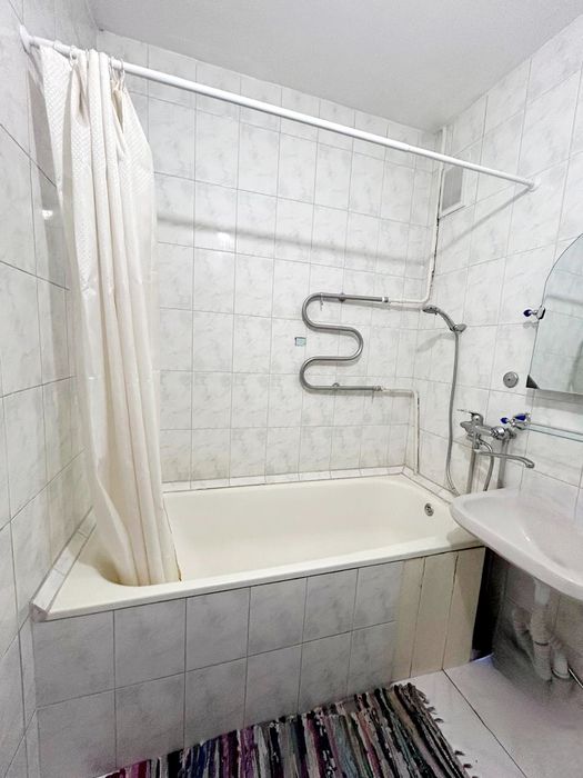 продам 1-ком. 37кв. гарышкер 2-этаж