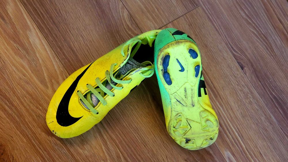 Футболни бутонки  Nike