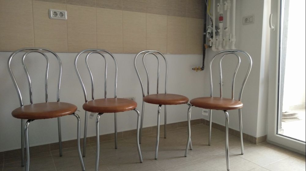 Vand set 4 scaune bucatarie
