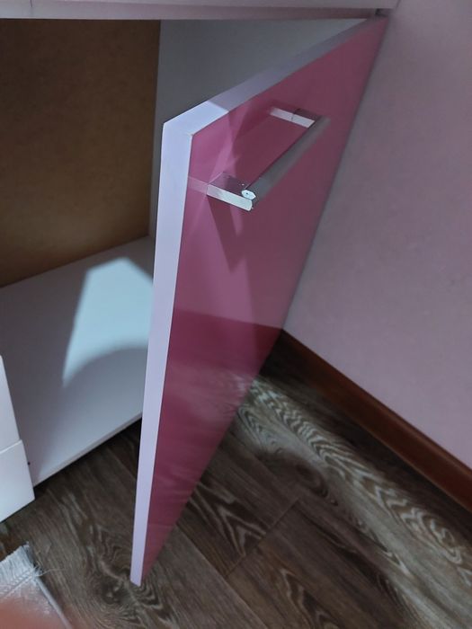 Стол для учёбы с полками