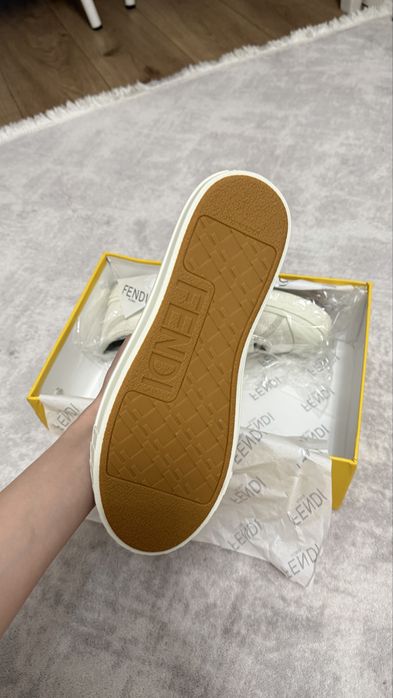 Fendi кеды новые