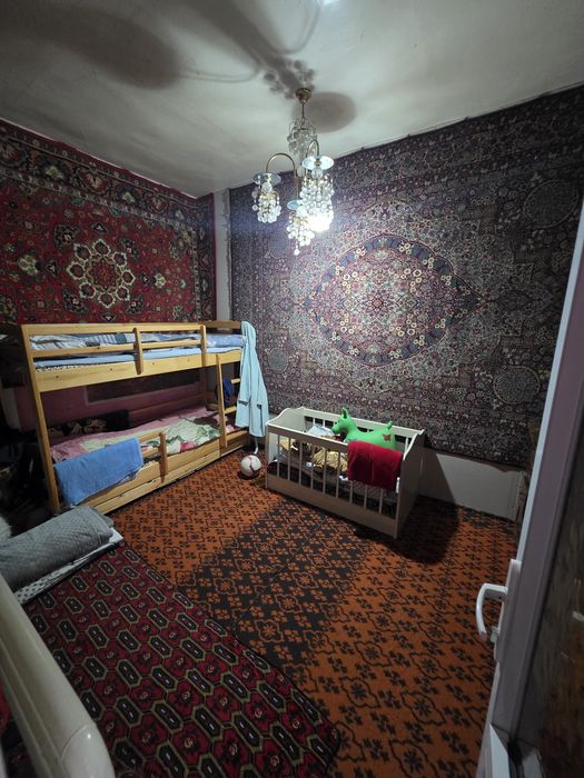 Қуйи Хужа соат Икром шашлик кўчасида Ховли зўдлик билан Сотилади