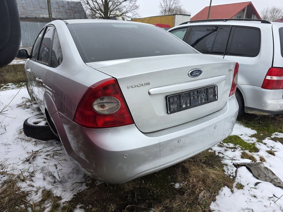 Stop Focus Berlina Tripla Ford Focus Berlina