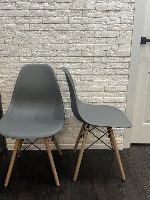 Стул на деревяных ножках Eames DSW