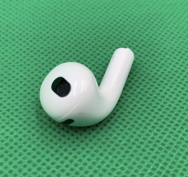 Airpods 3 левый наушник.Цена окончательно.
