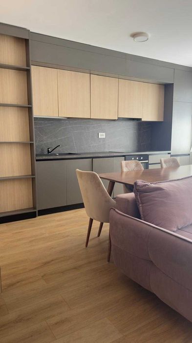 Inchiriez apartament 2 camere complet utilat, suprafata utila 52mp + balcon 7mp + loc de parcare