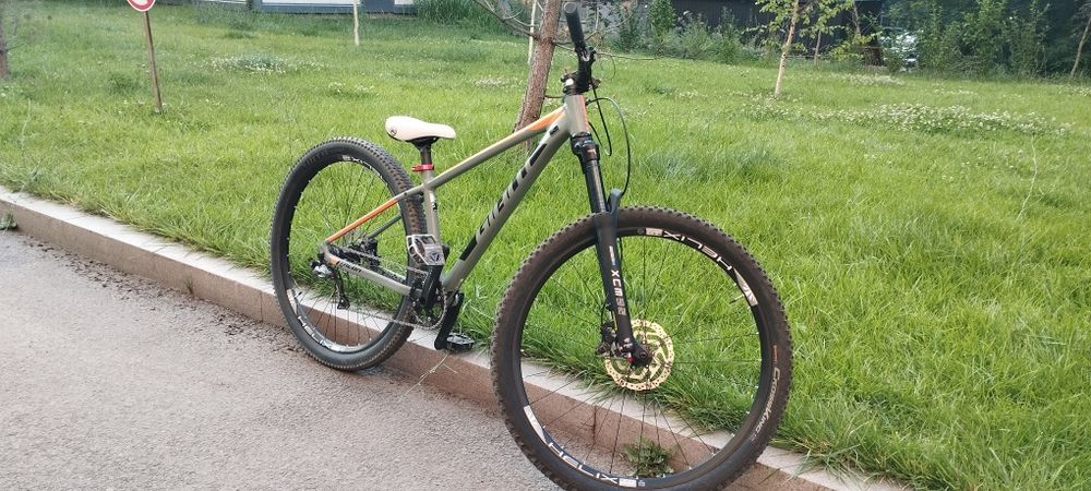 Продам раму с вилкой giant talon 3