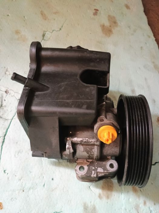 Mercedes хидравлична помпа w211 w203 om271