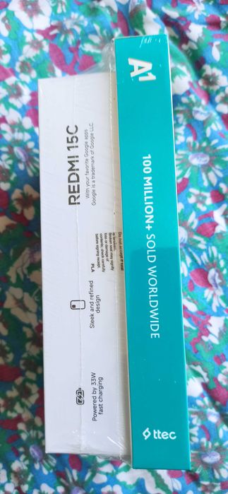 Продавам два комплекта Xiaomi Redmi 15C. И външна батерия 10000mAh