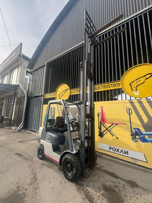 Вилочный погрузчик Ниссан