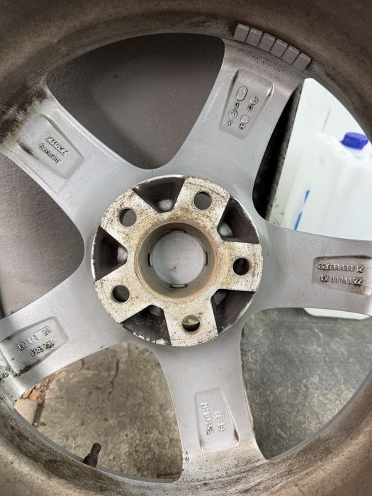 Джанти Alutec 18” 66.6 с летни гуми 235/45