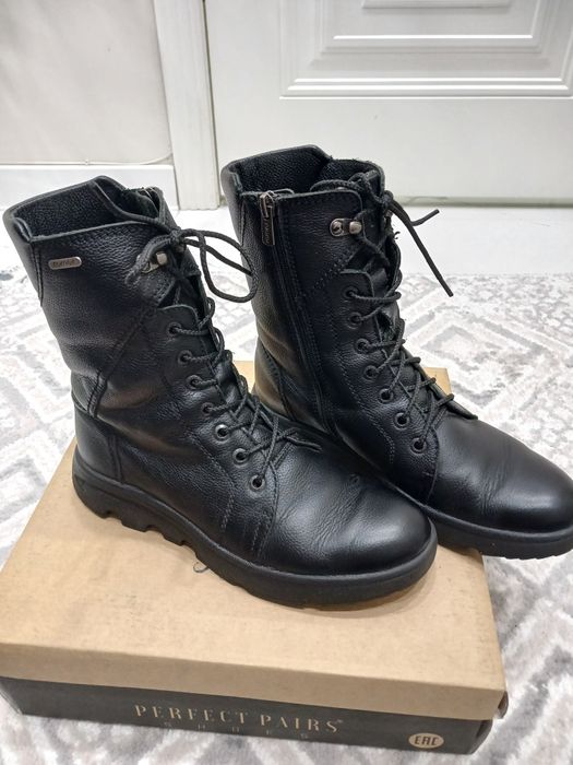 Продам зимние ботинки размер 37