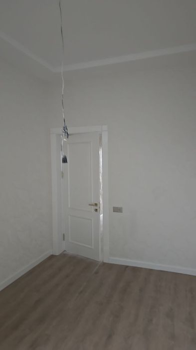 150000у.е Охунбобоев Узумзор 2 сотик 6 хона 3 санузел евро Дом